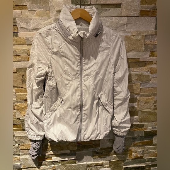 Lululemon Run Jacket - White, Lined with hood and a ton of pockets - size 8 - Picture 2 of 15